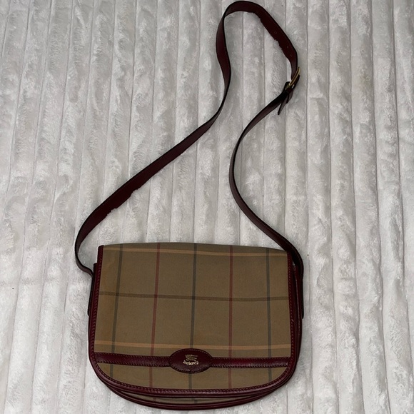 Burberry Handbags - Burberrys Vintage Bag
